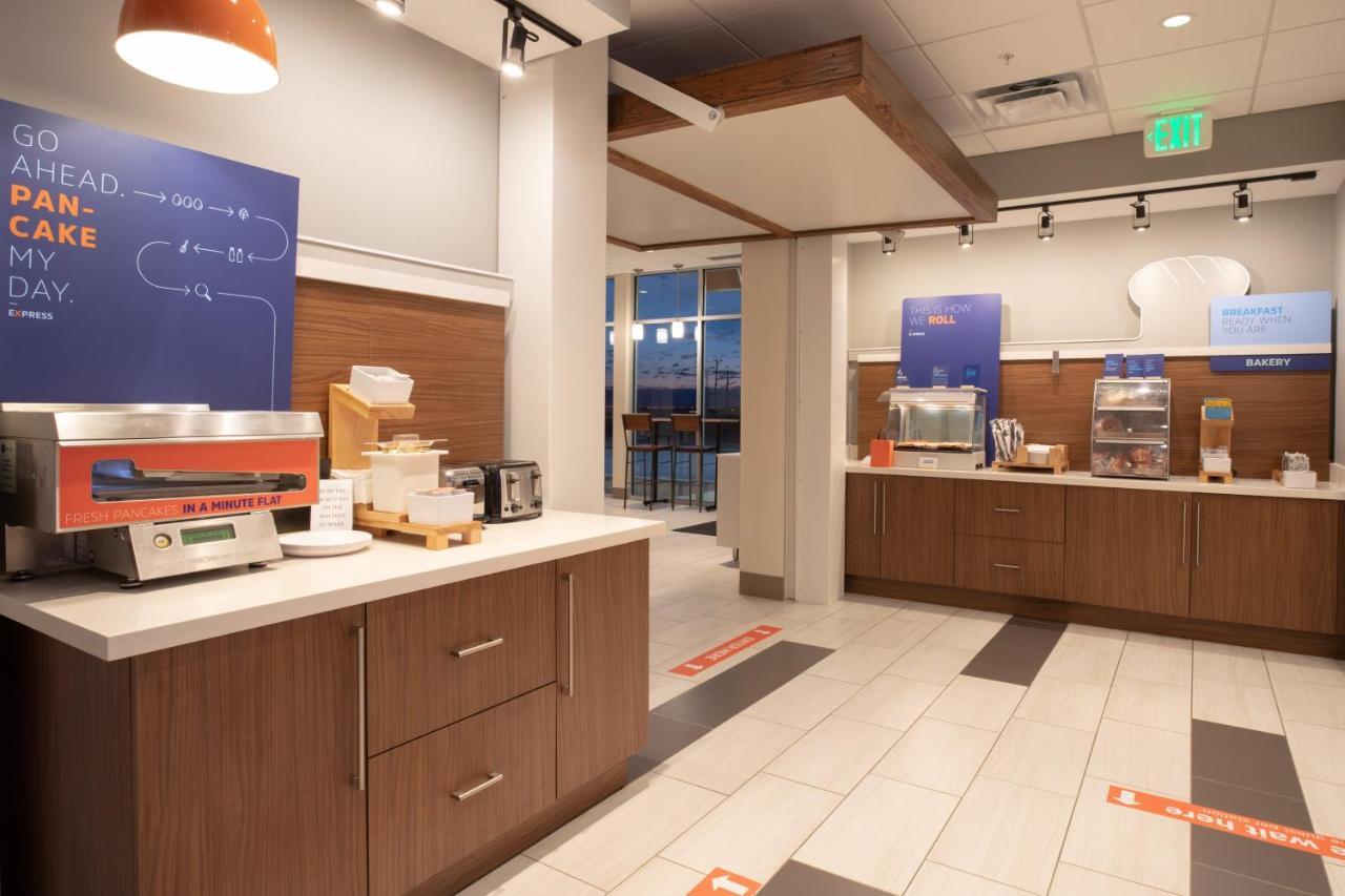 Holiday Inn Express & Suites - Goodland I-70 By Ihg Exterior foto